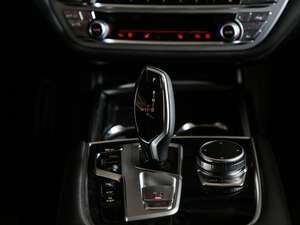 2019Ŀ 730Li M\b п؅^