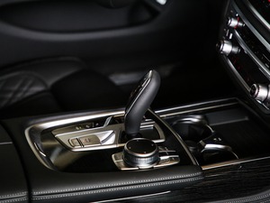 2019Ŀ 730Li M\b п؅^