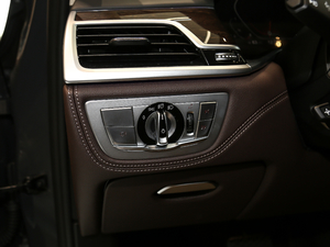 2019Ŀ 740Li  Ab п؅^(q)