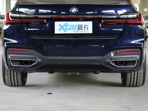 2019款改款 740Li 尊享型 M运动套装 排气管