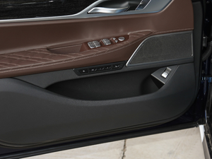 2019Ŀ 740Li  M\b ǰTg