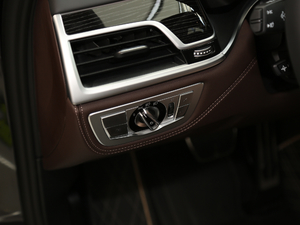 2019Ŀ 730Li M\b п؅^