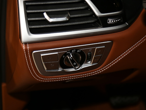 2019Ŀ 750Li xDrive V8 Ab п؅^