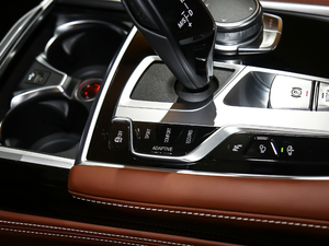 2019款改款 750Li xDrive V8 豪华套装 中控区