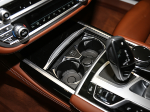 2019Ŀ 740Li xDrive  M\b g