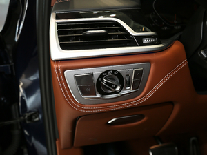 2019Ŀ 740Li xDrive  M\b п؅^