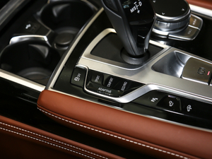 2019Ŀ 740Li xDrive  M\b п؅^