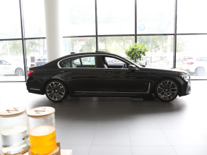 2019Ŀ 740Li  M˶װ ࣨ