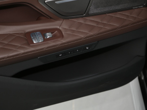 2019Ŀ 740Li I M\b g