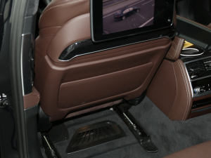 2019Ŀ 740Li I M\b g