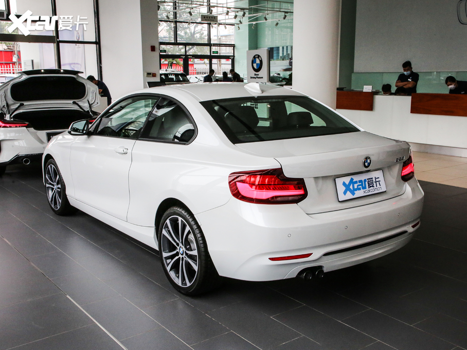 2019R2ϵpT 225i \OӋb