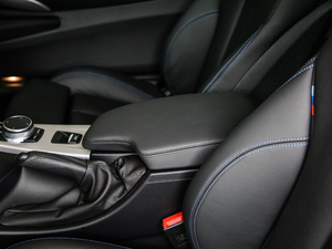 2019425i M\(yn)(dng)b  g