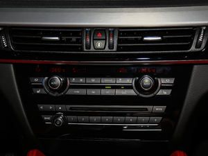 2019xDrive 28i M\b {{