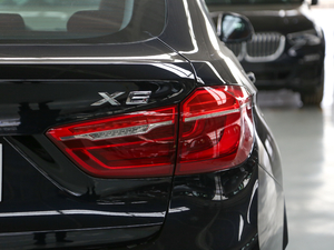 2019款xDrive 35i M运动套装 尾灯