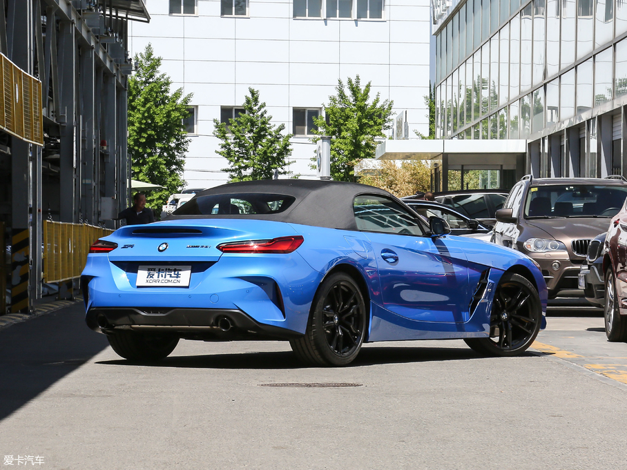 2019RZ4 sDrive 25i M\ҹb