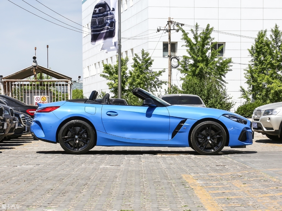 2019RZ4 sDrive 25i M\ҹb