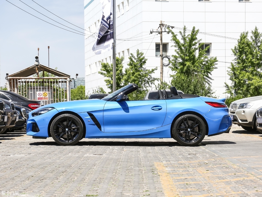 2019RZ4 sDrive 25i M\ҹb