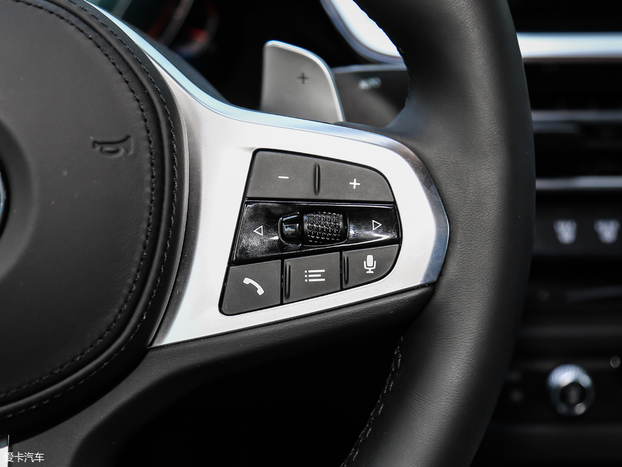 2019RZ4 sDrive 25i M\ҹb