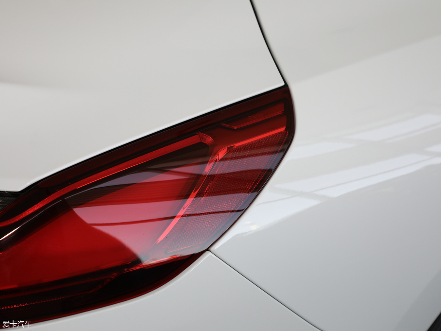 2019RZ4 sDrive 25i M\ҹb