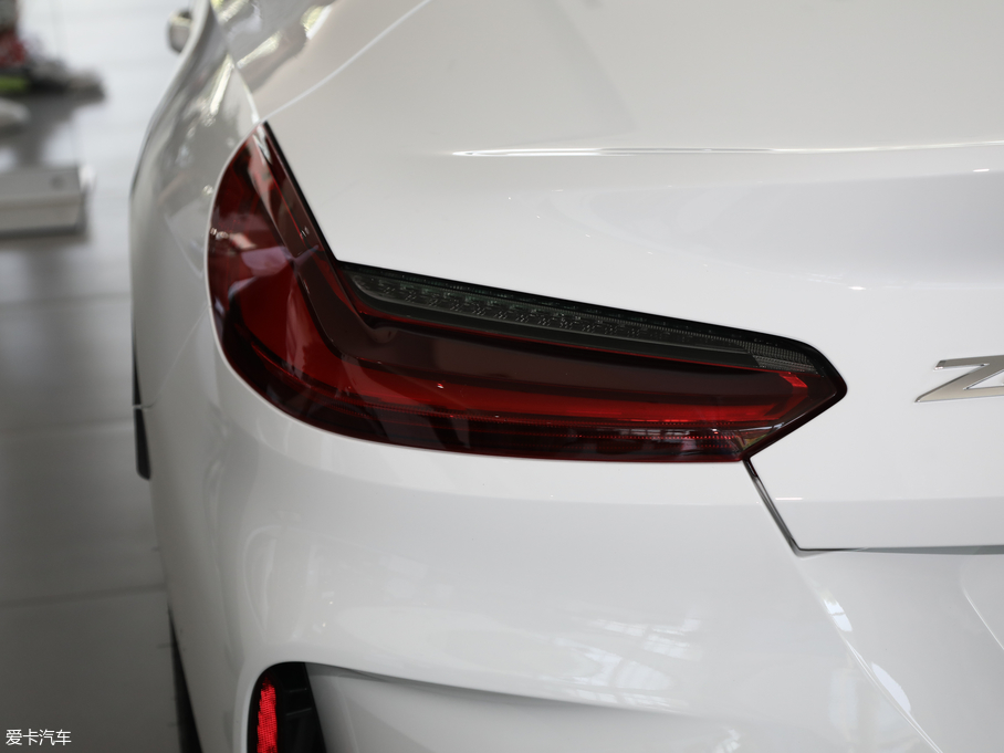 2019RZ4 sDrive 25i M\ҹb