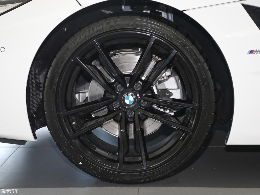 2019RZ4 sDrive 25i M\ҹb