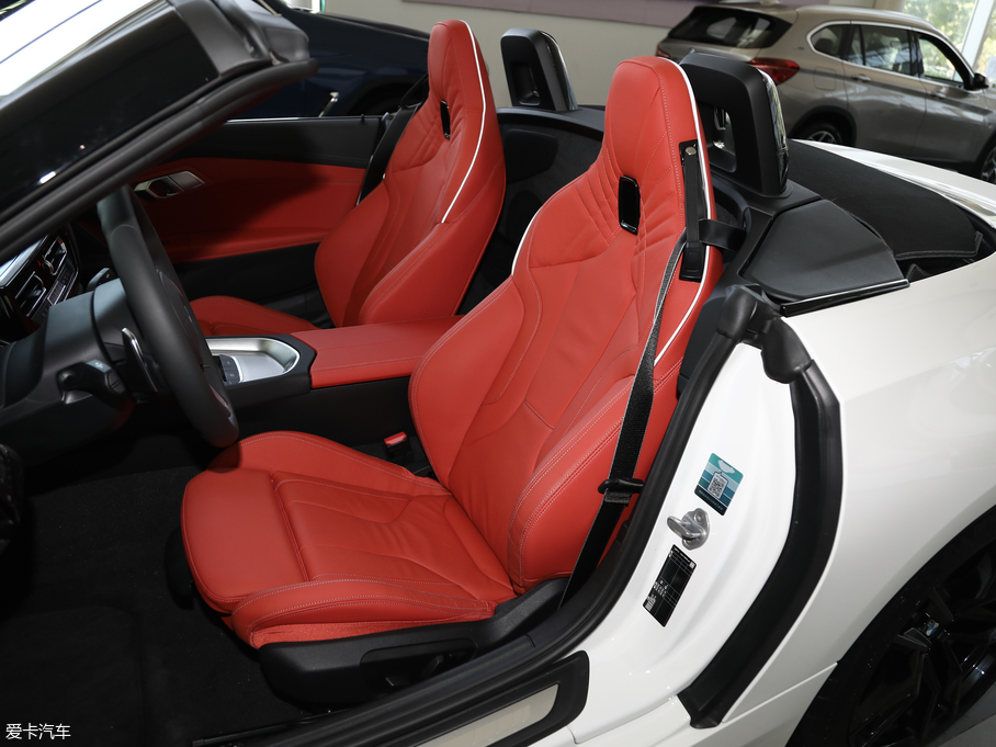 2019RZ4 sDrive 25i M\ҹb