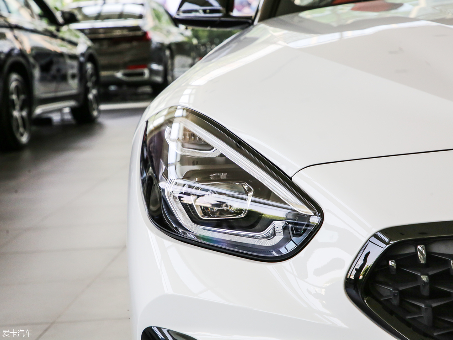 2019RZ4 sDrive 25i M\b