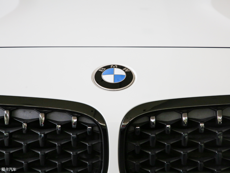 2019RZ4 sDrive 25i M\b