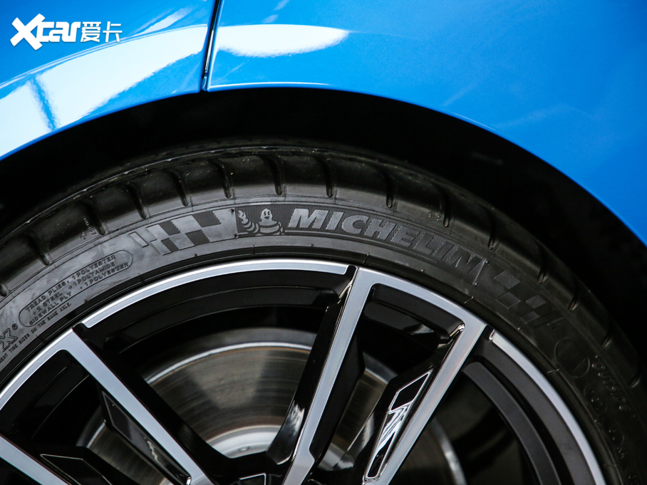 2019RZ4 sDrive 25i M\b