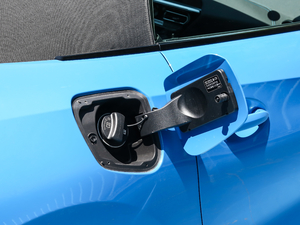 2019sDrive 25i M\ҹb w