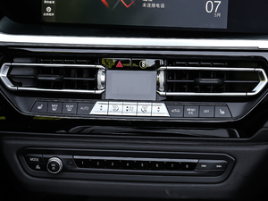 2019sDrive 25i M\ҹb {{