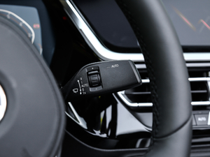 2019sDrive 25i M\ҹb п؅^