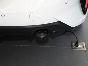 2019sDrive 25i M\ҹb Ś