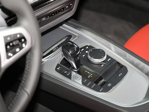 2019sDrive 25i M\ҹb QU