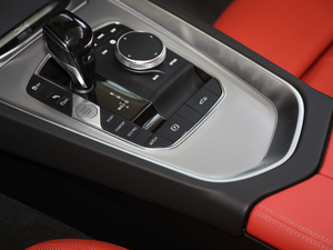 2019sDrive 25i M\ҹb п؅^