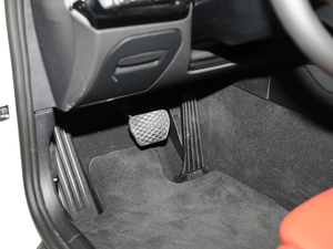 2019sDrive 25i M\ҹb п؅^