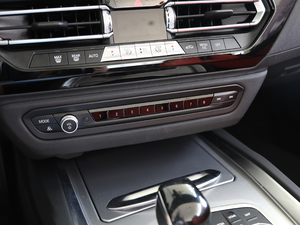 2019sDrive 25i M\ҹb п؅^