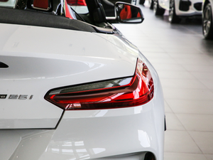 2019sDrive 25i M\b β