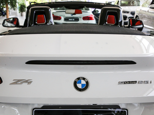 2019sDrive 25i M\b ^