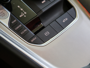 2019sDrive 25i M\b v܇Ƅ