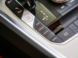 2019sDrive 25i M\b п؅^