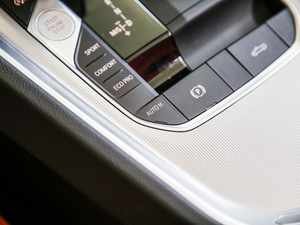 2019sDrive 25i M\b п؅^