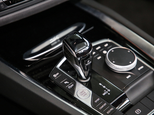 2019sDrive 25i M\b QU