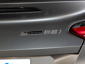 2019sDrive 25i y˪ ^