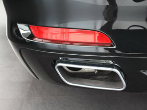 2009款750Li 领先版 排气管