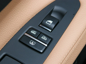 2009款750Li 领先版 中控区