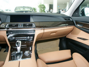 2009款750Li 领先版 中控区