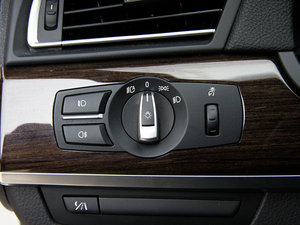 2009款750Li 豪华版 中控区