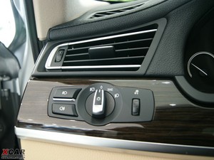 2009款730Li 领先版 中控区