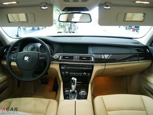 2009款730Li 领先版 内饰全景